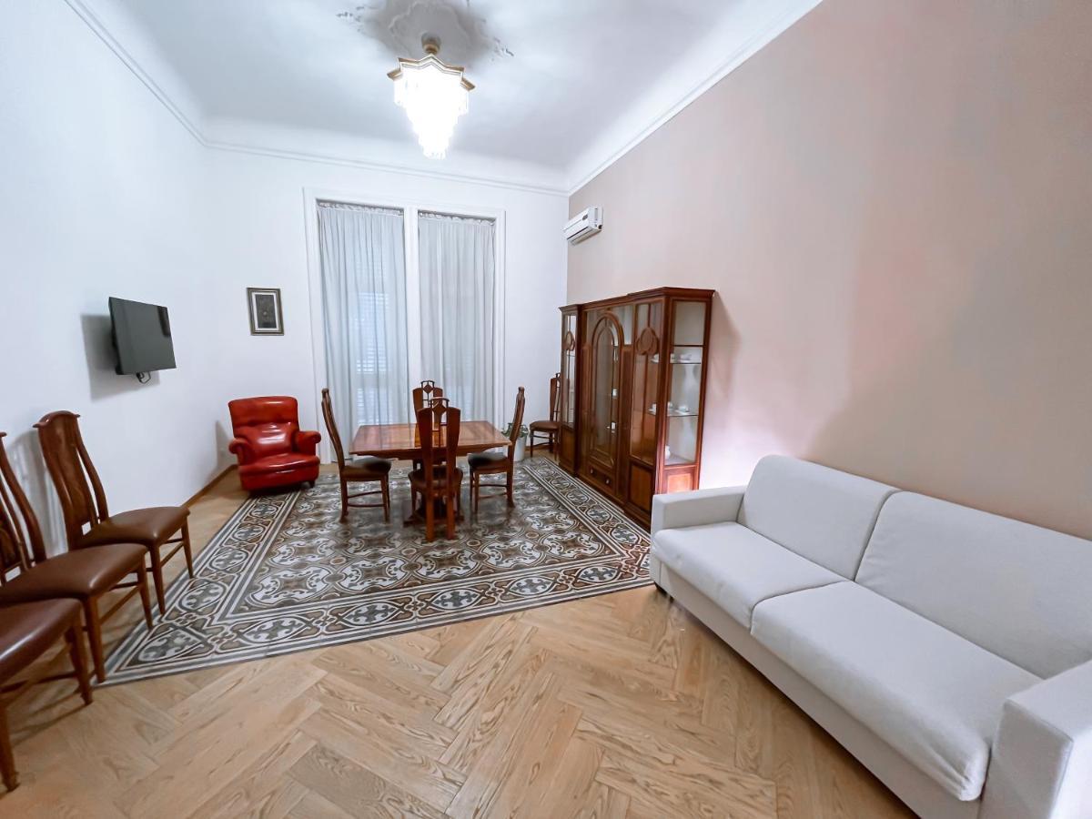 Luxury Bnb Dedeo Apartment Bari Bagian luar foto